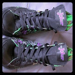 Joker converse men’s size 7 (is a women’s size 9)